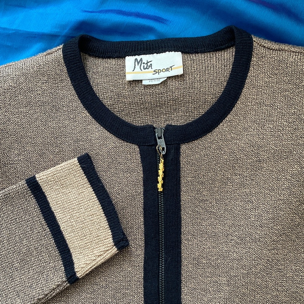 Vtg Mita Gold-Tone Metallic Knit Top, Made in USA, P2P 20 in.